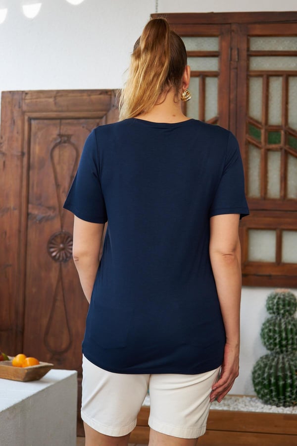 BÜYÜK BEDEN PUL PAYET DETAYLI TİŞÖRT