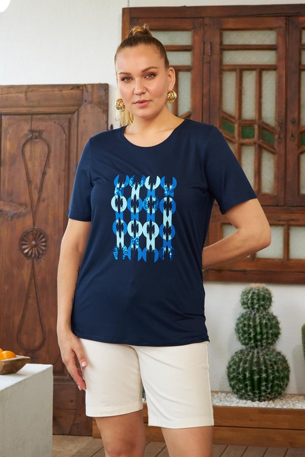 BÜYÜK BEDEN PUL PAYET DETAYLI TİŞÖRT