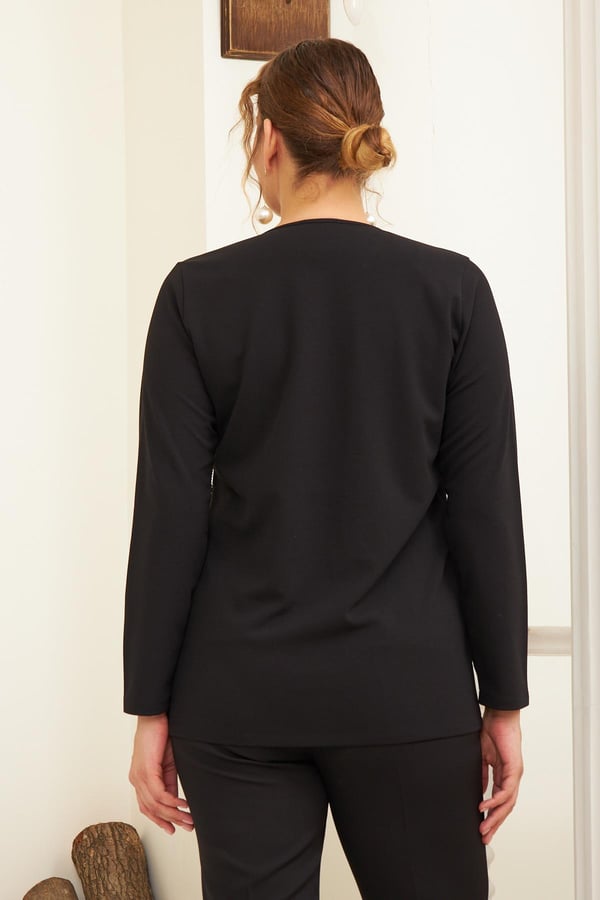 ÖN ZİNCİR AKSESUARLI BÜYÜK BEDEN BLUZ