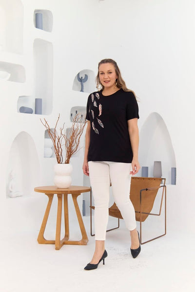 YAPRAK NAKIŞ VE TAŞ İŞLEMELİ BÜYÜK BEDEN TİŞÖRT