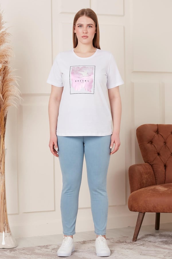 NAKIŞ İŞLEMELİ BASKILI BÜYÜK BEDEN TİŞÖRT