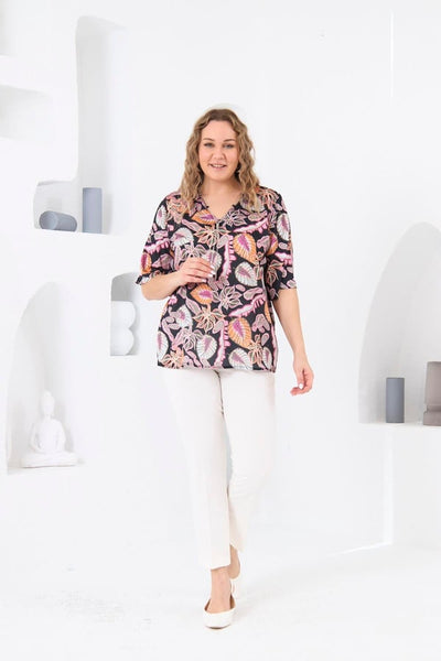 KOLYE DETAYLI BÜYÜK BEDEN ÇİÇEKLİ BLUZ