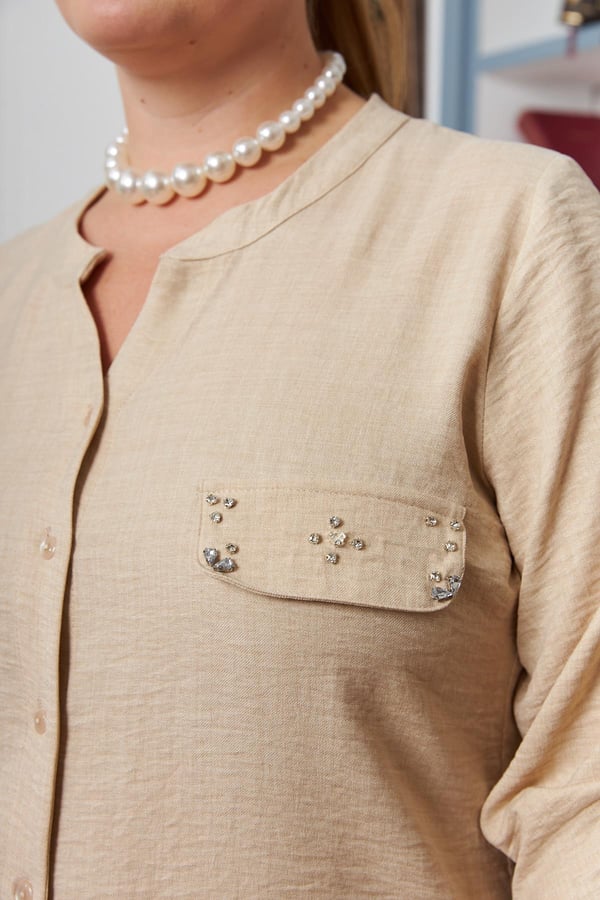 BÜYÜK BEDEN CEP KAPAK TAŞ DETAYLI GÖMLEK