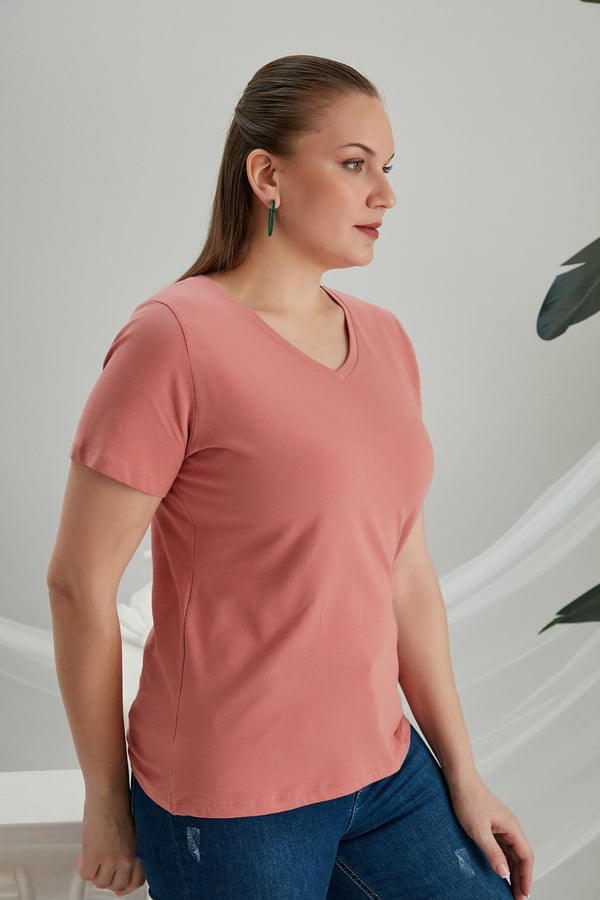 BÜYÜK BEDEN V YAKA TİŞÖRT